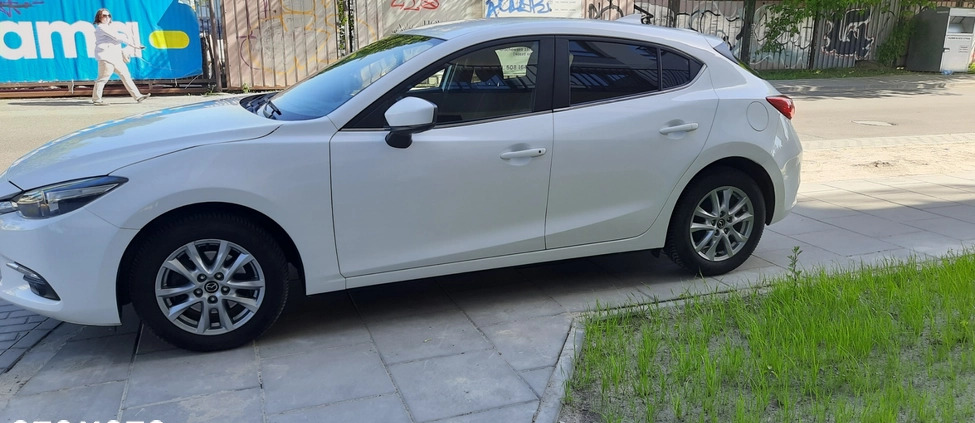 Mazda 3 cena 52700 przebieg: 72800, rok produkcji 2017 z Warszawa małe 781